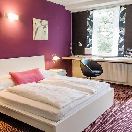 College Garden Hotel Bad Voeslau Zewnętrze zdjęcie