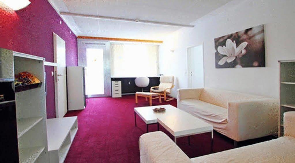College Garden Hotel Bad Voeslau Zewnętrze zdjęcie