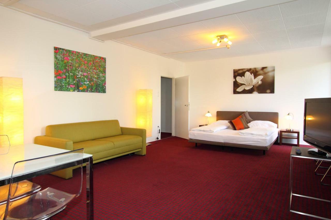 College Garden Hotel Bad Voeslau Zewnętrze zdjęcie