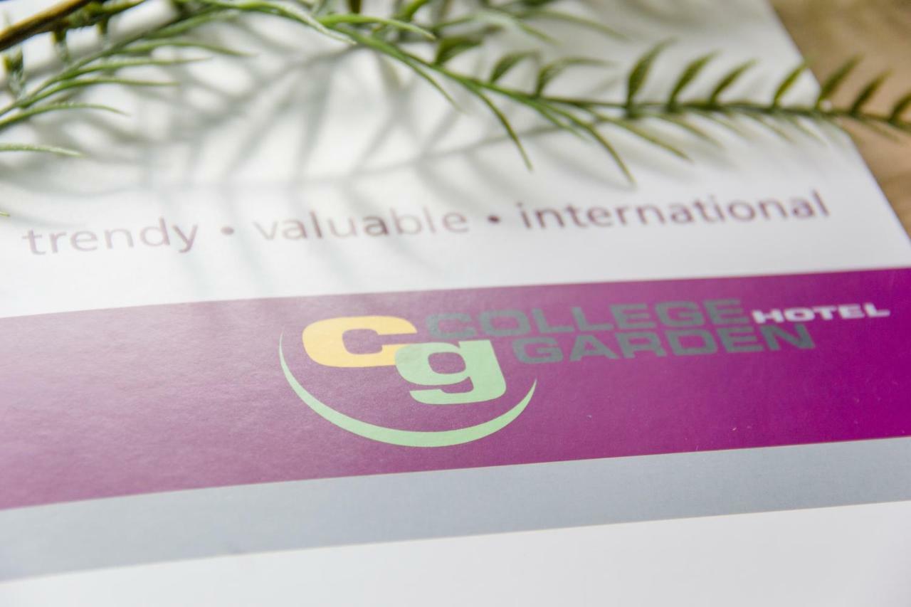 College Garden Hotel Bad Voeslau Zewnętrze zdjęcie