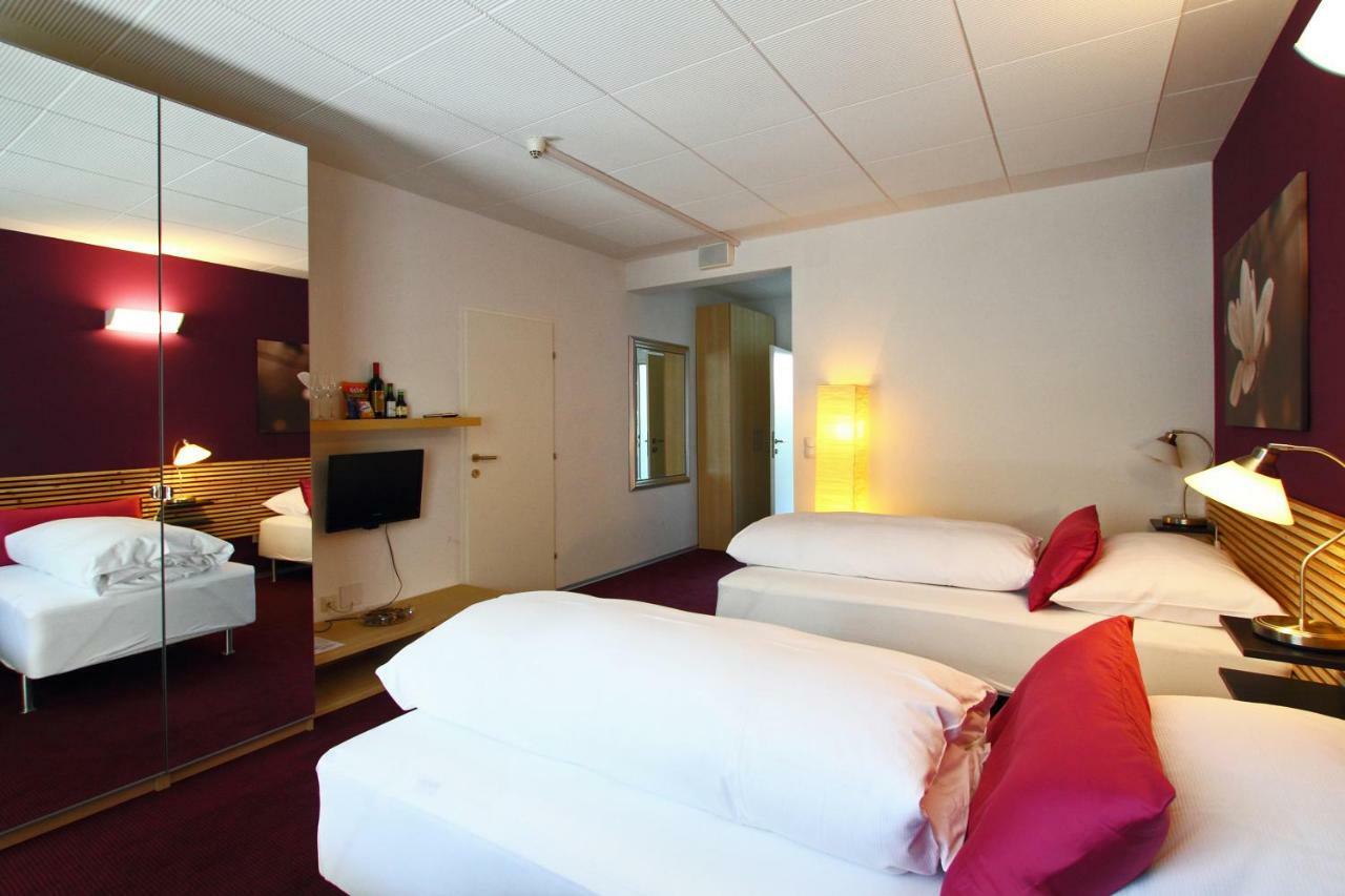 College Garden Hotel Bad Voeslau Zewnętrze zdjęcie