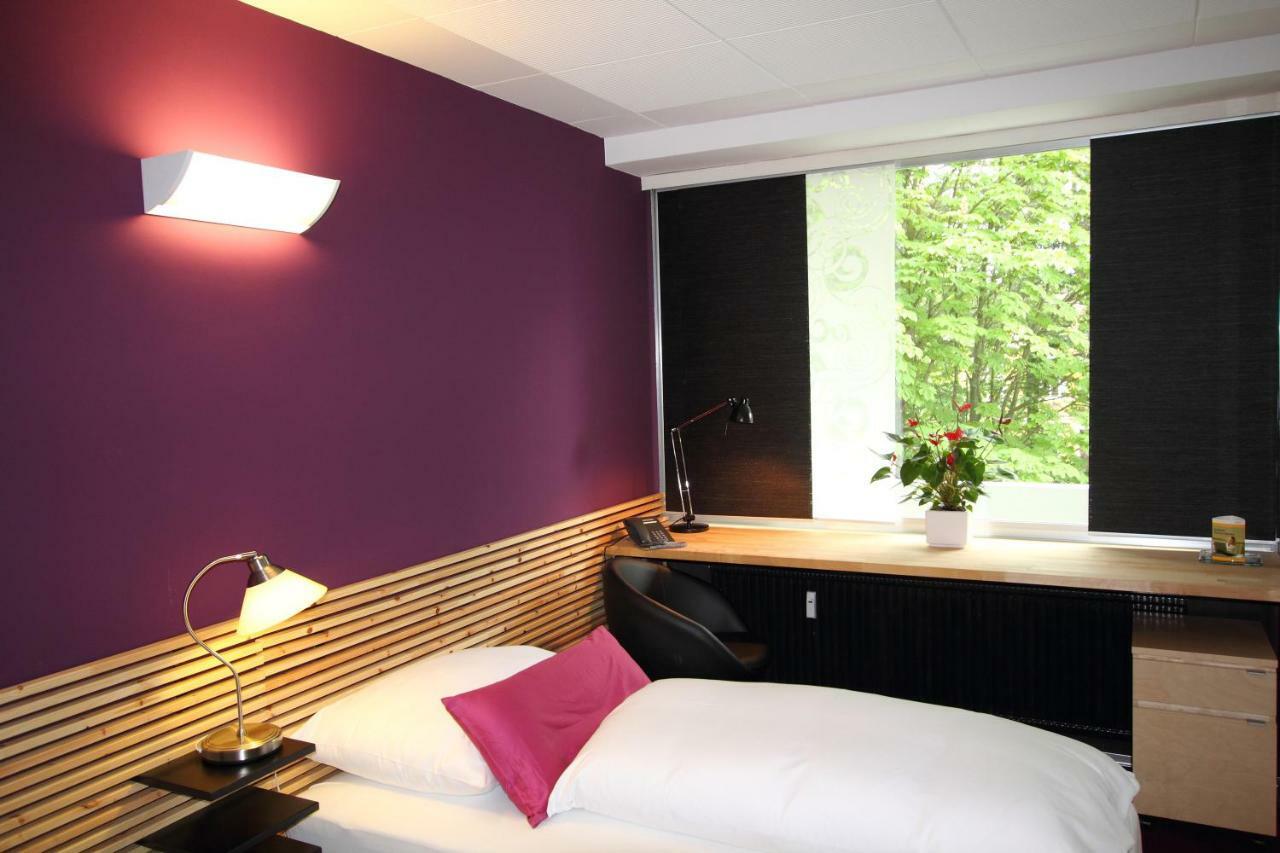 College Garden Hotel Bad Voeslau Zewnętrze zdjęcie